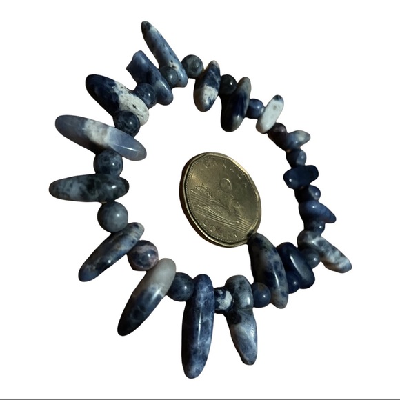 3/$25 Stone bracelet - stretchy - Picture 2 of 2